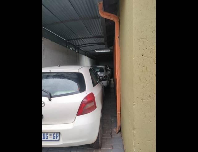 6 BEDROOM HOUSE FOR SALE IN ENNERDALE EXT 8